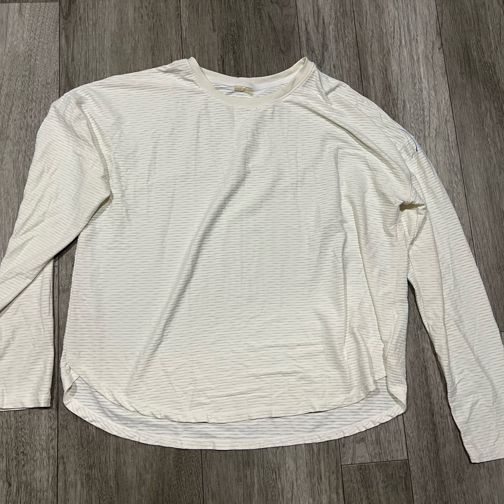 CALIA by Carrie Underwood Cream Long Sleeve Tee